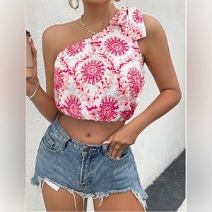 Allover Print Tie One Shoulder Crop Top